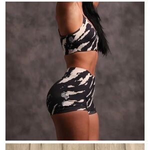 Darc Sport SHE OUR LOYALTY KATYA SEAMLESS BLACK/TAN NATIVE CAMO sz Medium